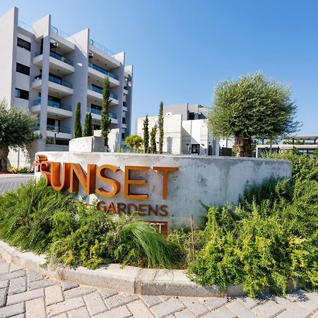 Sunset Gardens - Holiday Apartments - By Tlv Living リマソール エクステリア 写真