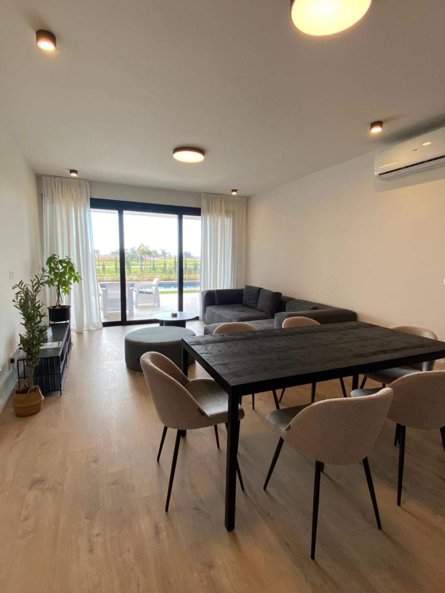 Sunset Gardens - Holiday Apartments - By Tlv Living リマソール エクステリア 写真