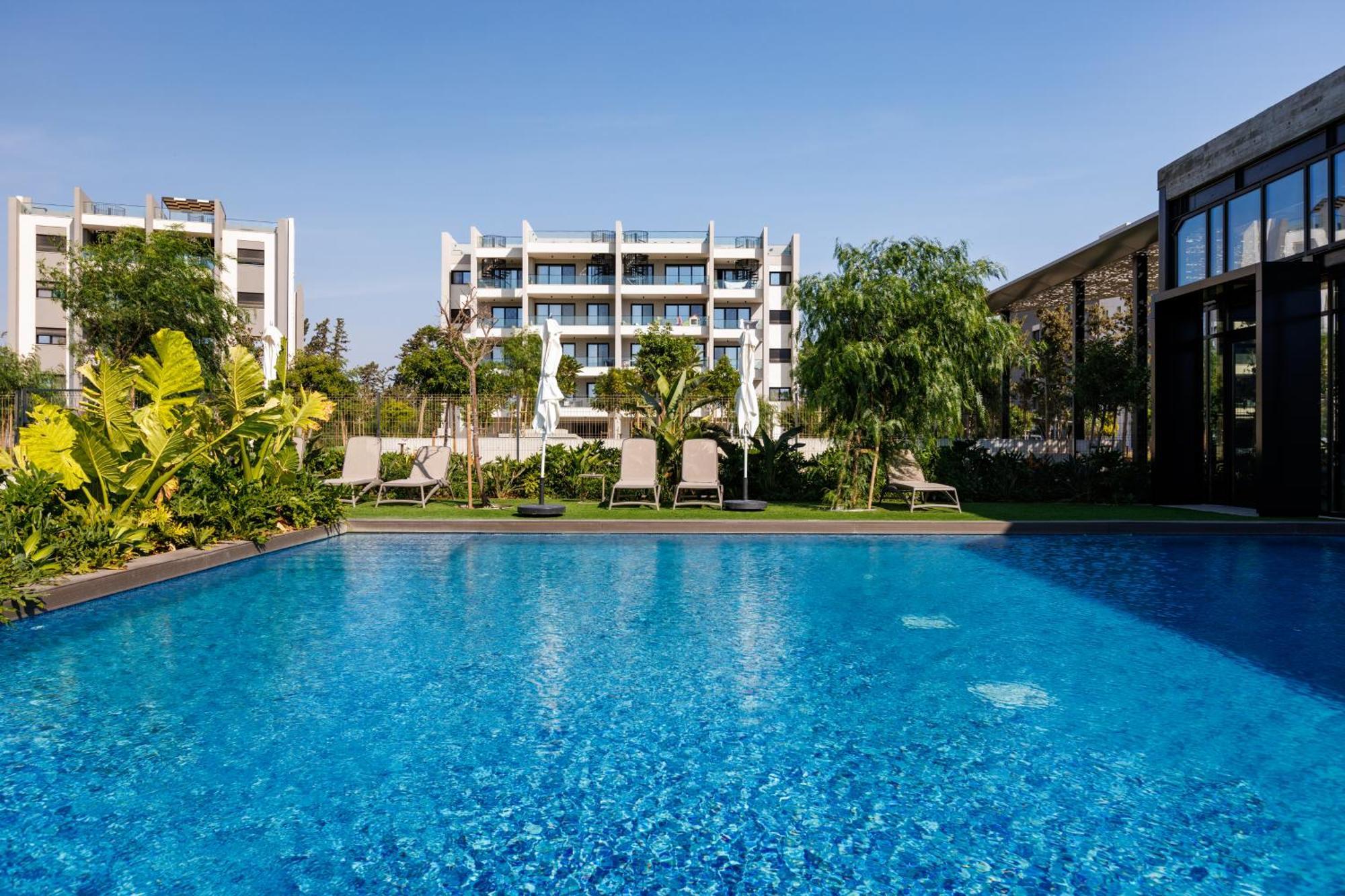 Sunset Gardens - Holiday Apartments - By Tlv Living リマソール エクステリア 写真